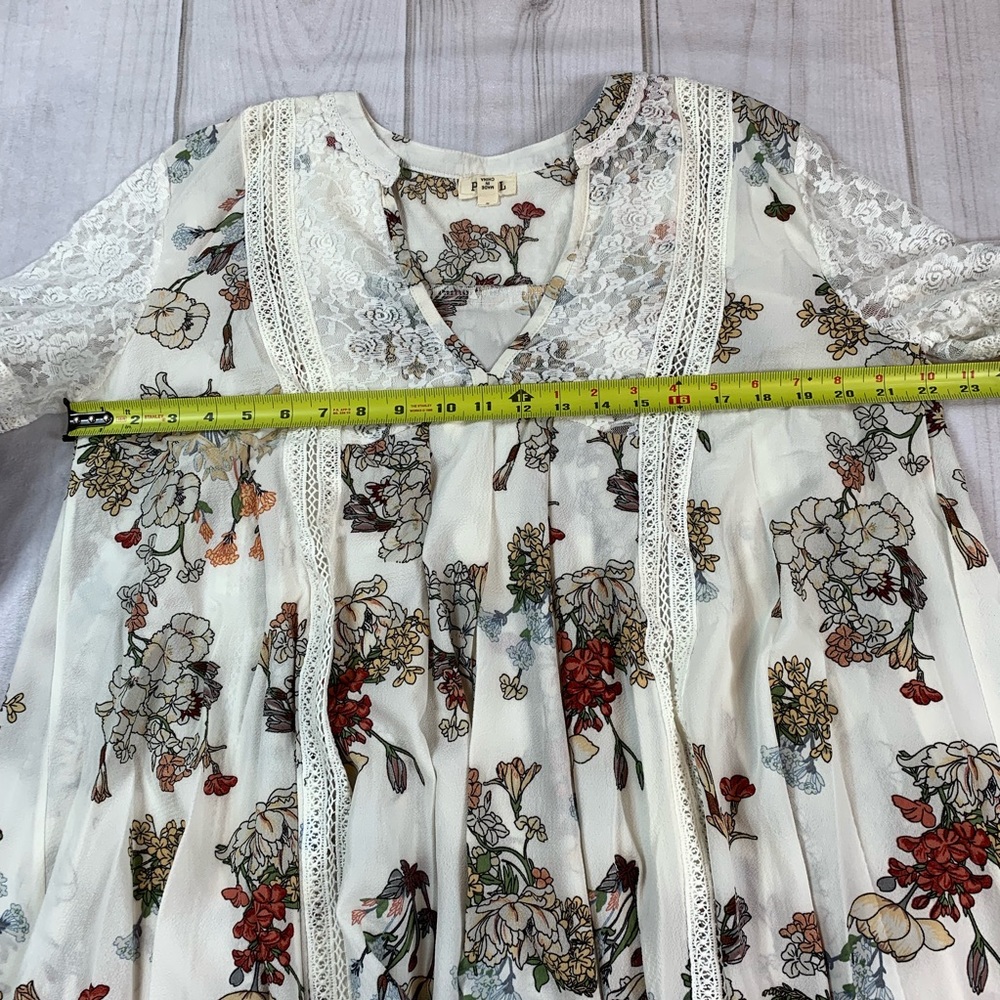 Fun, Floral Lace Puffy Sleeve White Dress - Picture 7 of 9